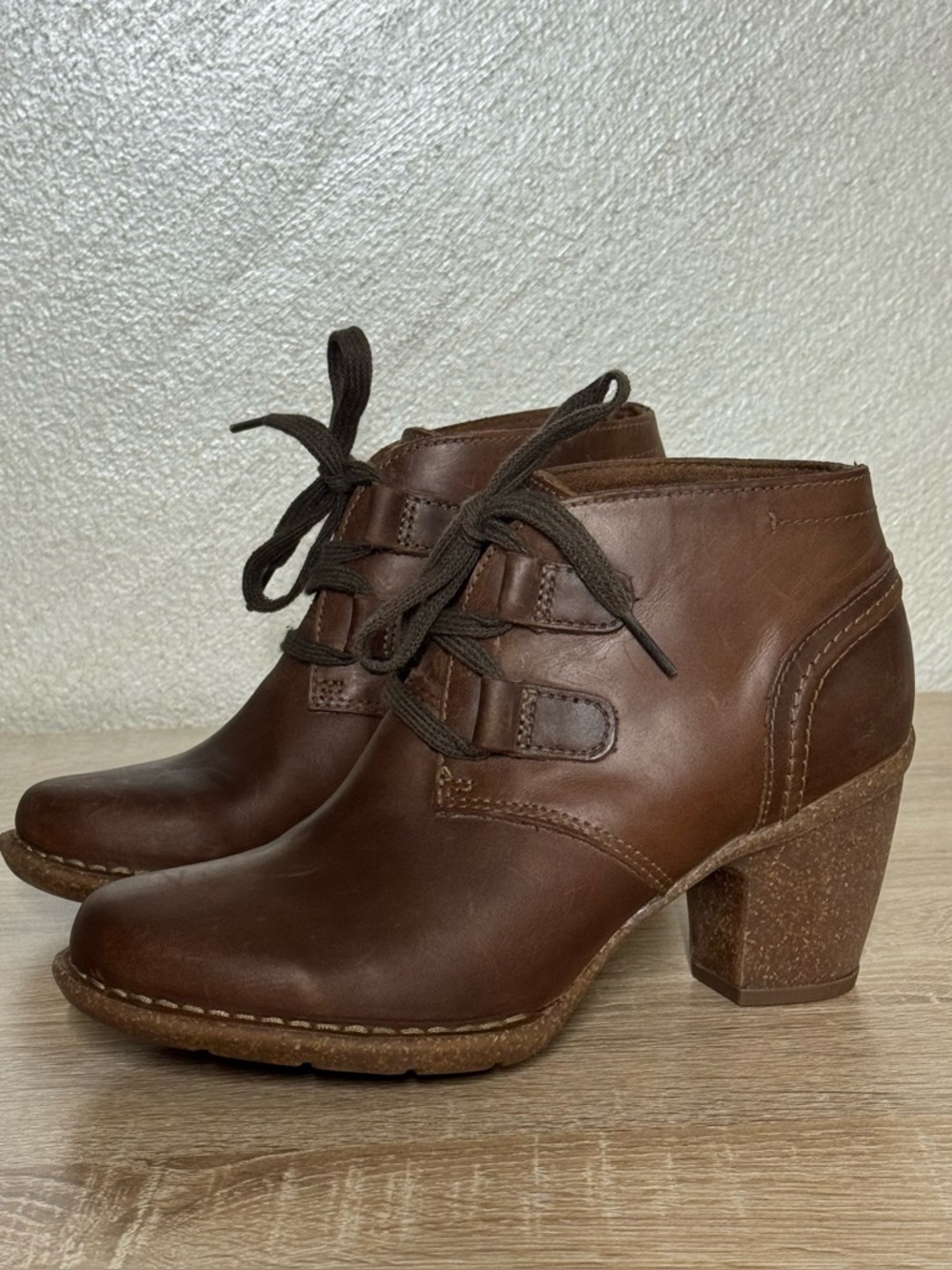 Clarks Artisan Carleta Lyon Wide Fit Brown Oiled Leather Ankle Boots Size 6